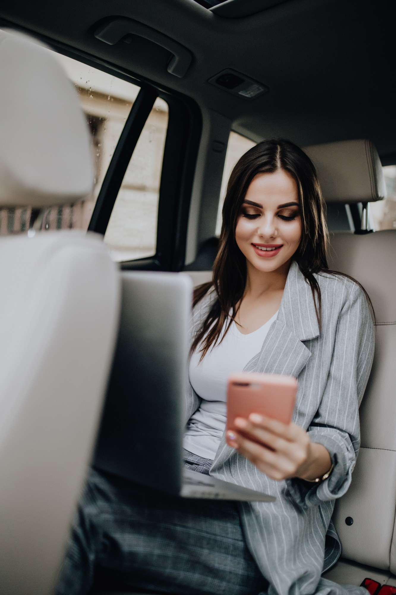 Professional airport transfer service in Paris