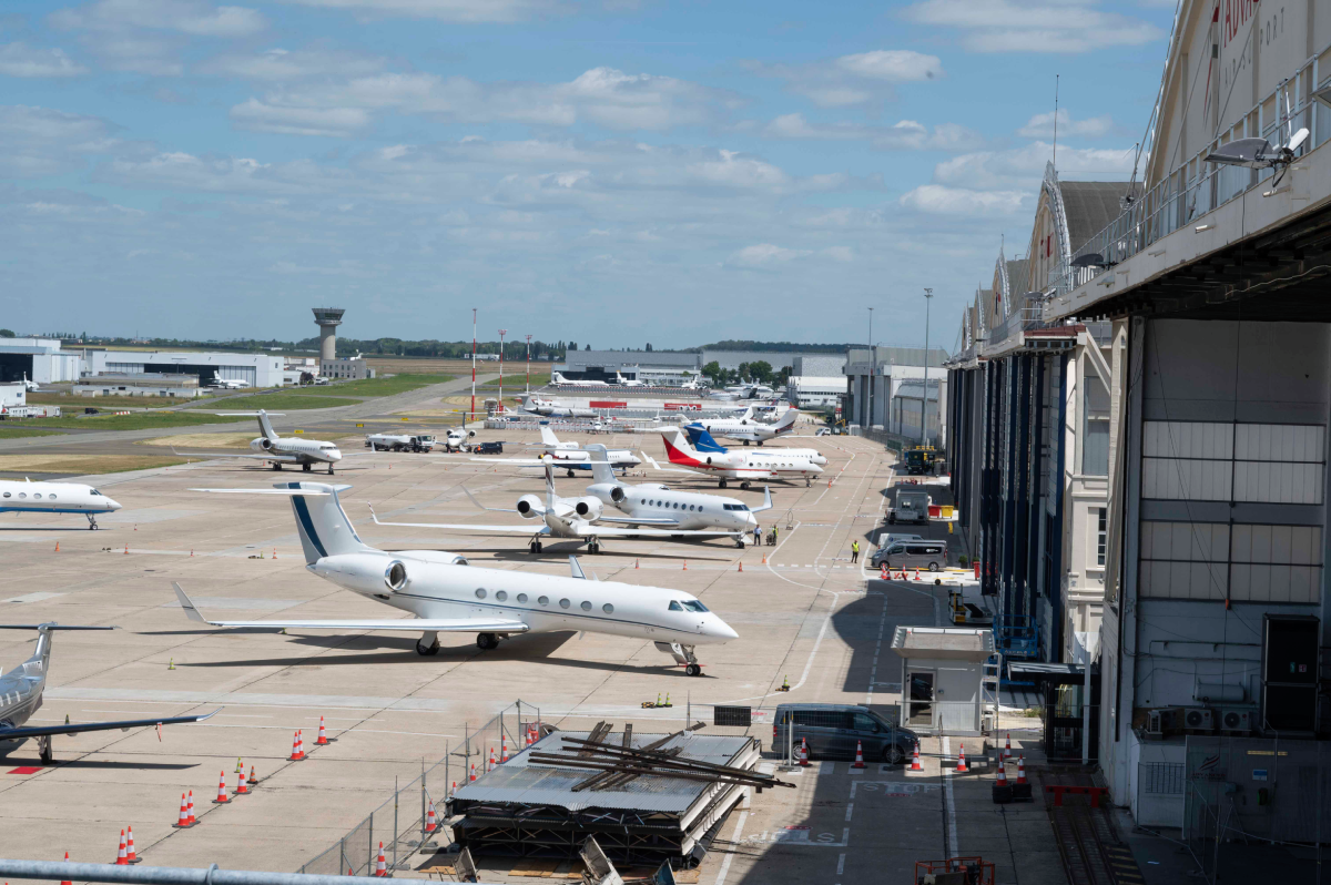 Transfert aéroport Paris avec chauffeur privé BookCab Paris